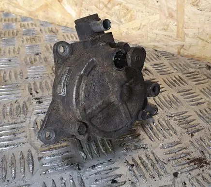 Nissan Navara D40 Vacuum pump 14650EB30A X2T56671A