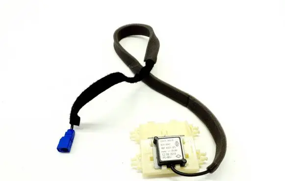 Renault Zoe Aerial antenna amplifier 259759661R 688300814R
