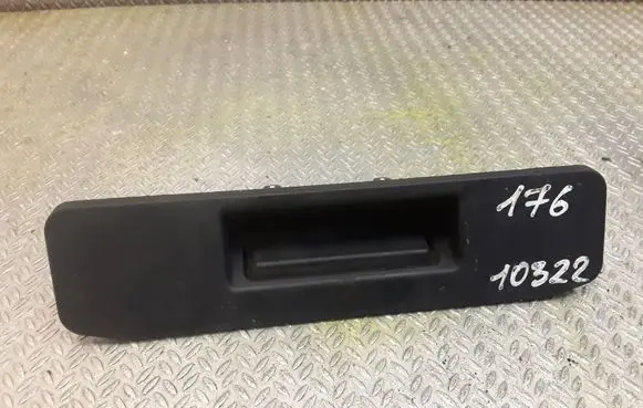 Mercedes-Benz A W176 Tailgate/boot open switch button A1667500493 1667500493