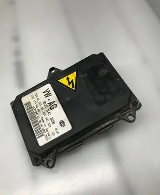Volkswagen Touareg I Headlight ballast module Xenon 74696000AE 8U0941329