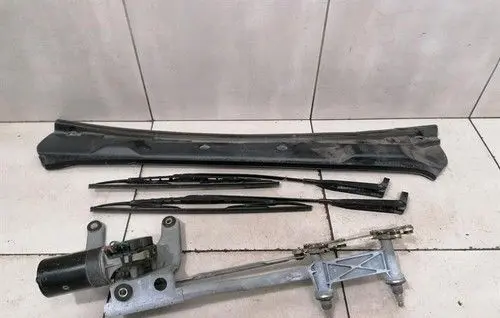 Porsche 911 993 Front wiper linkage and motor 99362410600