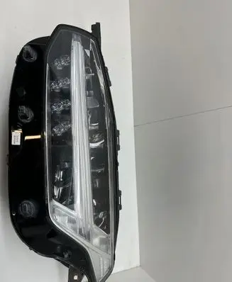 Volvo XC90 Headlight/headlamp 31353153 89909027