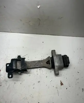 KIA Sportage Engine mount bracket