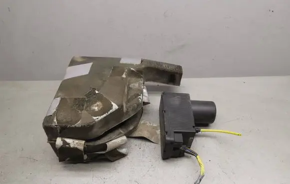 Mercedes-Benz C W202 Central locking vacuum pump 0132006349 2028001648 2028000035