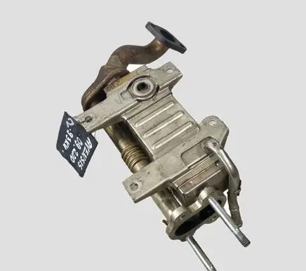Toyota Avensis T250 EGR valve cooler 256010R020 YA20063919 13064130000
