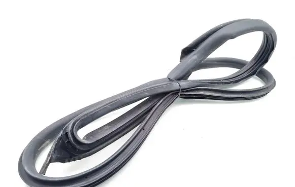 Maserati Ghibli Front door rubber seal 
