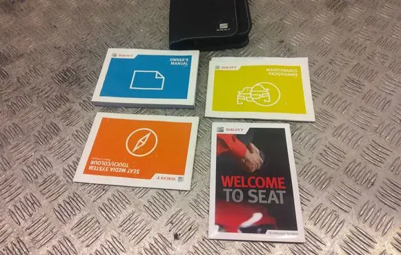Seat Leon (5F) Owners service history hand book 