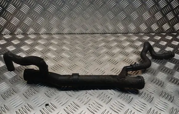 Engine coolant pipe/hose