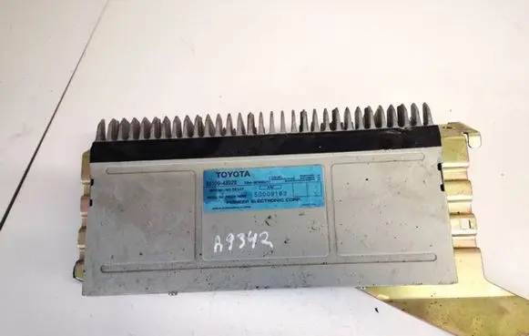 Lexus RX 300 Sound amplifier 8610048020 86100-48020