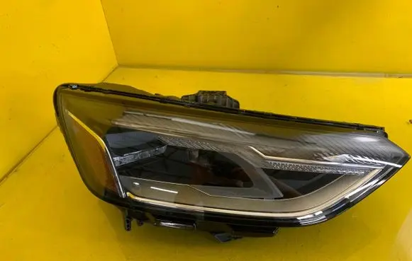 Audi A5 Headlight/headlamp 8W0941012B