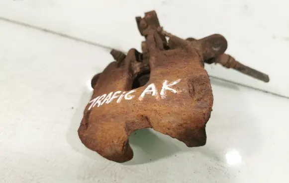 Renault Trafic II (X83) Rear brake caliper