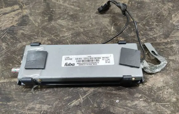 Cadillac SRX Aerial antenna amplifier 28010921 25757632 28010926