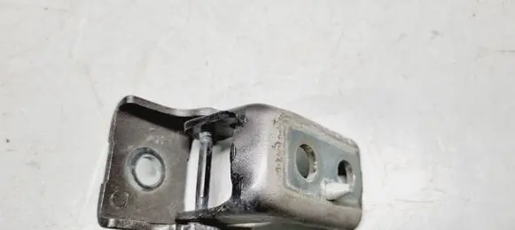 Citroen DS7 Crossback Front door lower hinge 9671887180