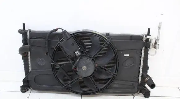 Ford Focus Radiator set 3M51-8C607-EC