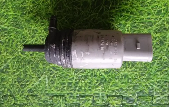 BMW M5 Windscreen/windshield washer pump 6934159 23557610