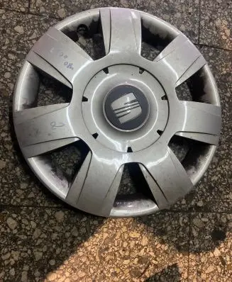 Seat Leon (1P) R15 wheel hub/cap/trim 1P0601147