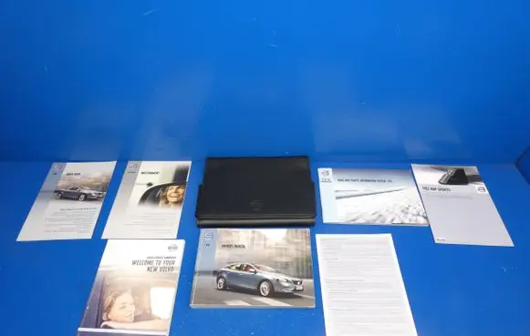 Volvo V40 Owners service history hand book 