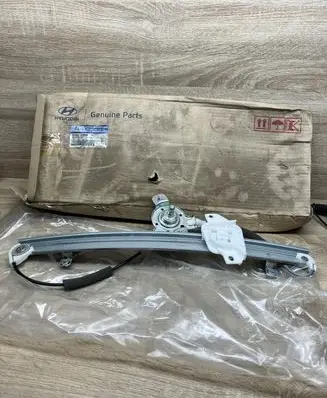 Hyundai Accent Front door manual window regulator 8240122000