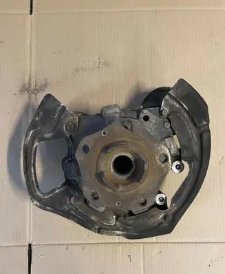 Rear wheel hub spindle/knuckle
