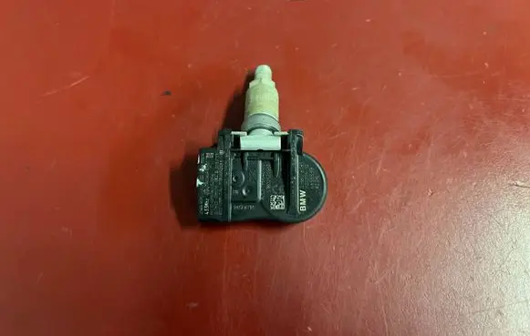 BMW X1 F48 F49 Tire pressure sensor 6855539