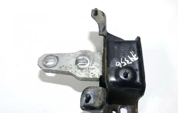 Ford Fiesta Engine mount bracket 8v517m121ae 8v51-7m121-ae