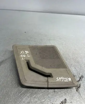 Volvo XC90 Seat belt trim 8641273