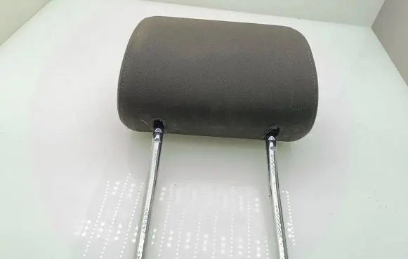 Audi Q7 4L Front seat headrest 
