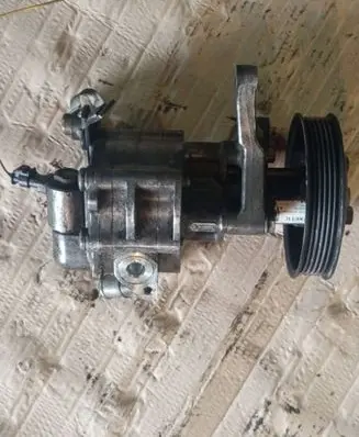 BMW 5 F10 F11 Power steering pump 5002257