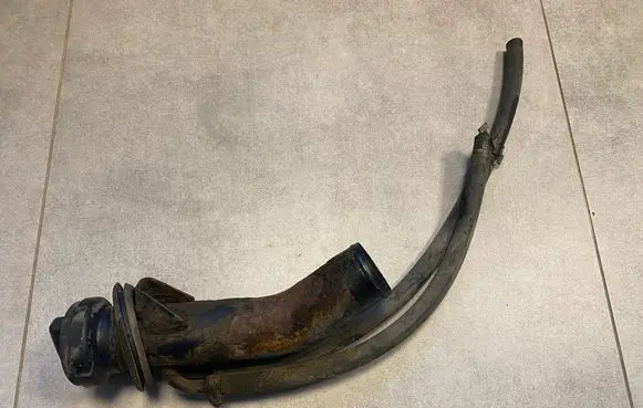 Mercedes-Benz G W461 W463 1st Gen Fuel line pipe A4634700520