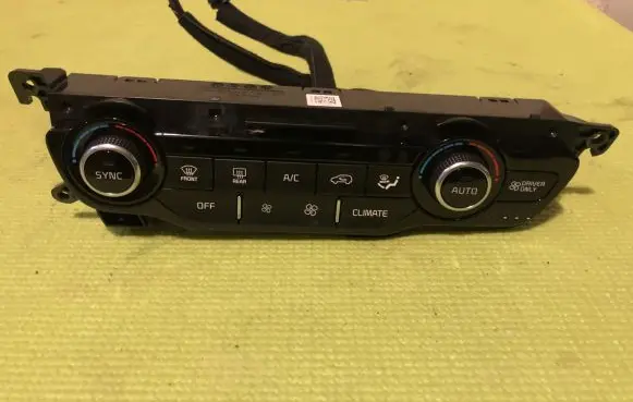 KIA Niro Interior fan control switch 97250G5DD0