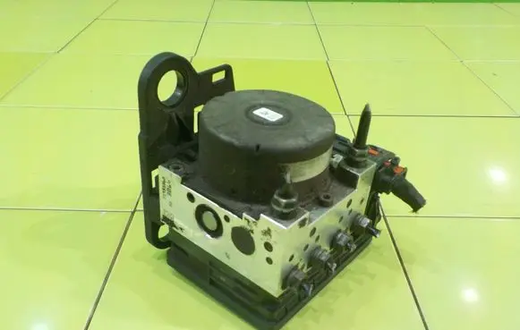 Skoda Octavia Mk3 (5E) ABS Pump 5Q0614517AQ