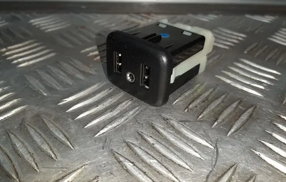 Chevrolet Camaro AUX in-socket connector 2349650 40018004850A