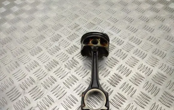 Mercedes-Benz A W176 Piston with connecting rod