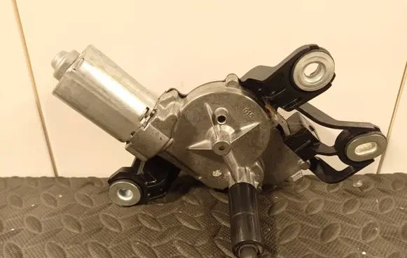 Volkswagen Golf Plus Wiper motor 5M0955711B 0390201809