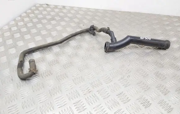Volkswagen Polo V 6R Engine coolant pipe/hose