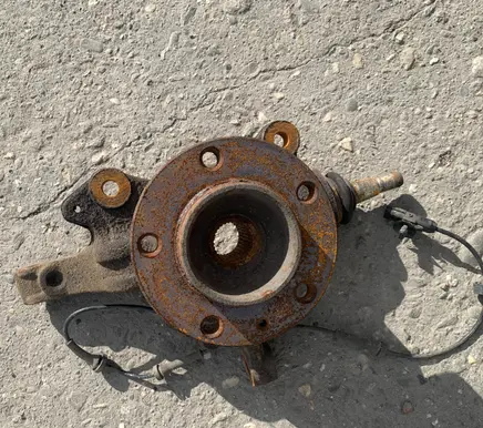 Renault Master III Front wheel hub spindle knuckle