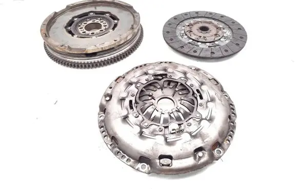 Toyota Avensis T270 Clutch set kit LUK