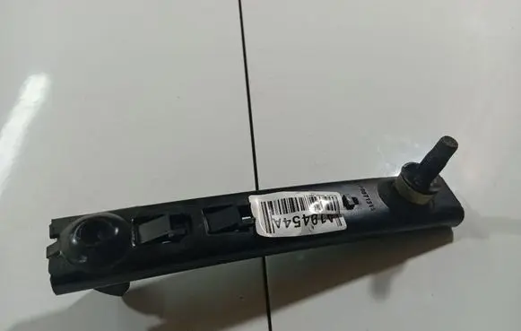 Chrysler Voyager Seat belt adjustment rail 04680460AI