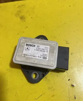 Mercedes-Benz E W211 ESP acceleration yaw rate sensor 0265005735