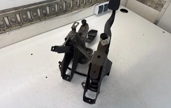Volkswagen Multivan T5 Pedal assembly 7H1721057B 7H1721159J 2222608