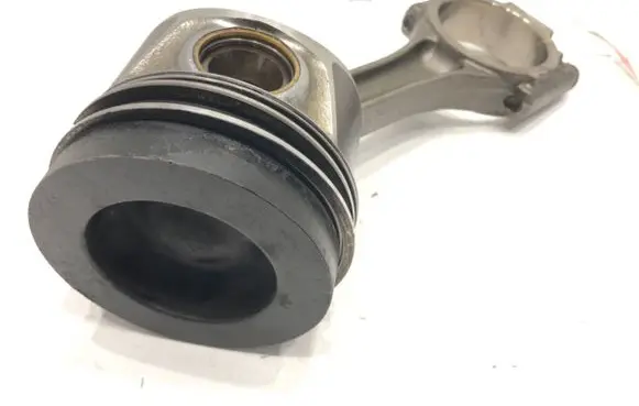Skoda Superb B6 (3T) Piston with connecting rod CFF