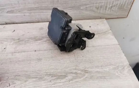 Mercedes-Benz Sprinter W906 ABS Pump A9069002703