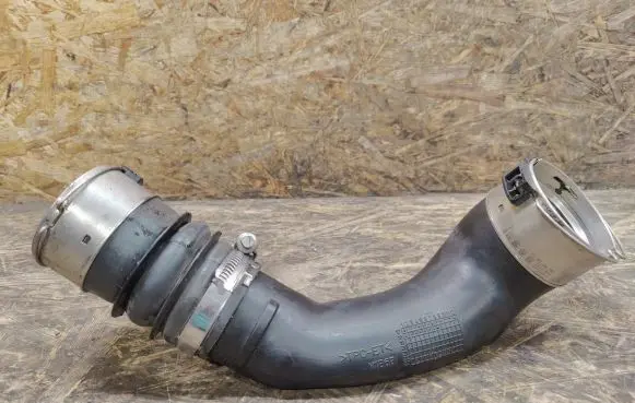 Jaguar XE Intercooler hose/pipe HX736F073A