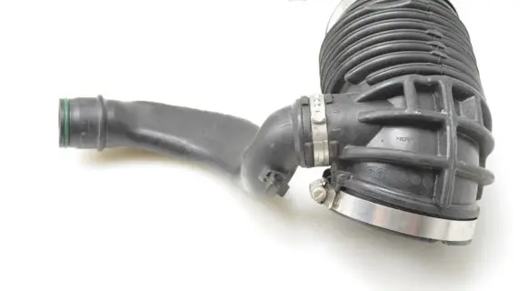 BMW 5 G30 G31 Air intake hose/pipe 1300452