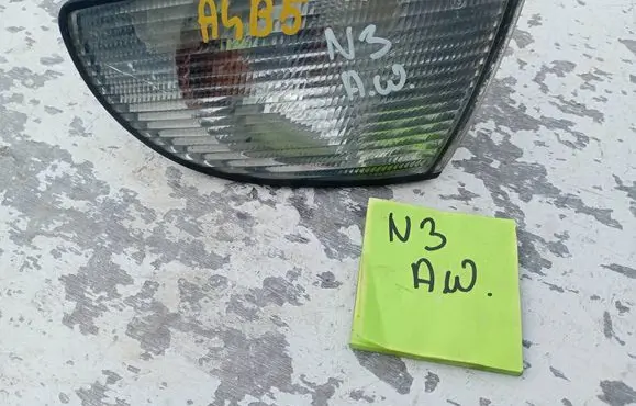 Audi A4 S4 B5 8D Front indicator light 1315106918 8D0953049A 301109
