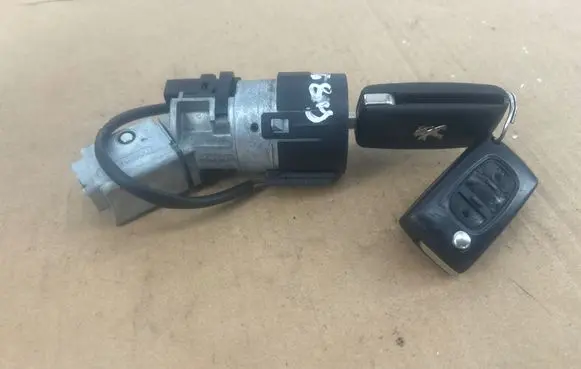Peugeot RCZ Ignition lock 9663123280