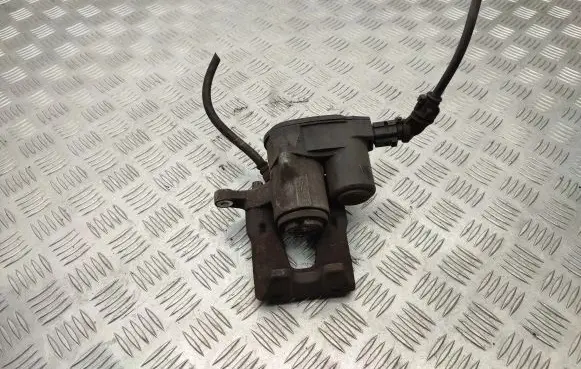 Hyundai i40 Rear brake caliper