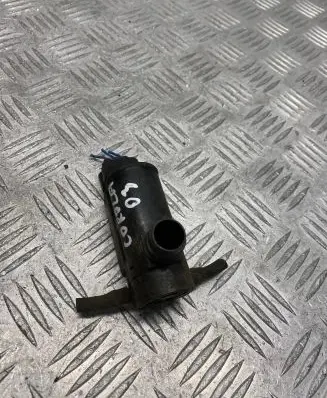 Toyota Corolla E120 E130 Windscreen/windshield washer pump 8533044010