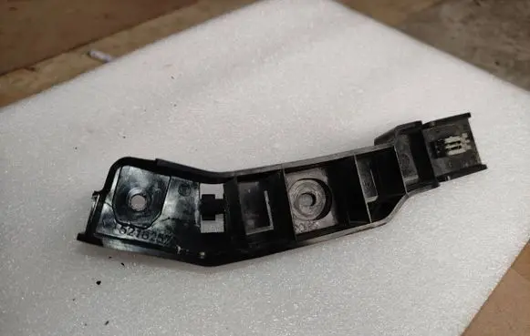 Jeep Compass Front bumper mounting bracket 52182570