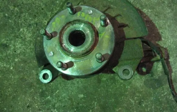 KIA Carnival Front wheel hub spindle knuckle